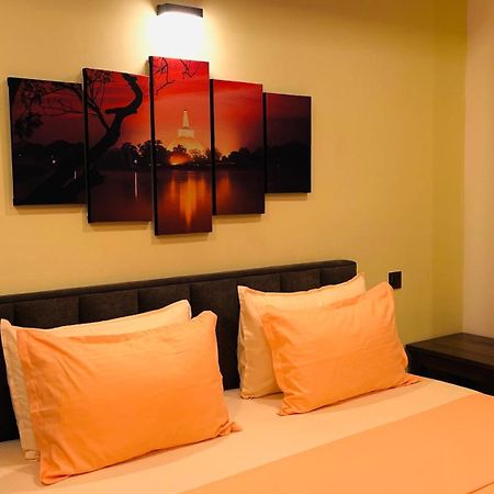 Sun Dove Suite แคนดี้ ภายนอก รูปภาพ