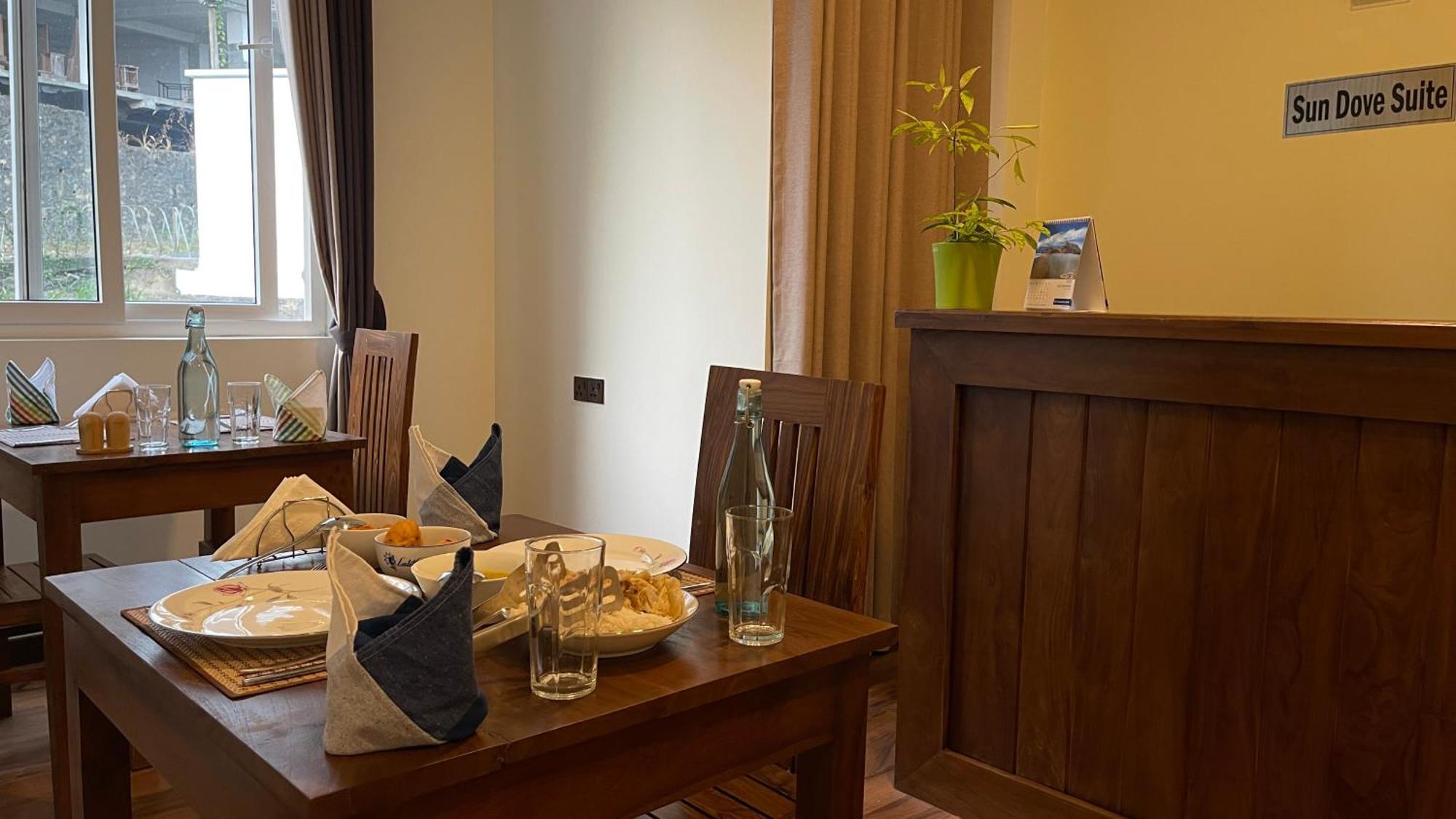 Sun Dove Suite แคนดี้ ภายนอก รูปภาพ