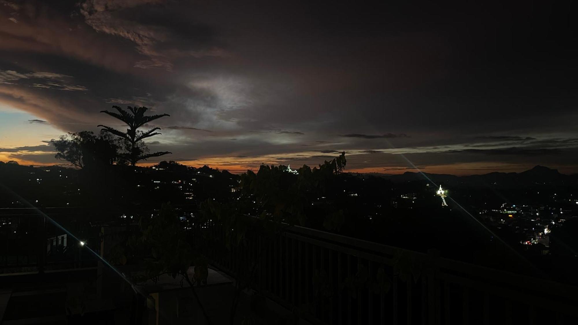 Sun Dove Suite แคนดี้ ภายนอก รูปภาพ
