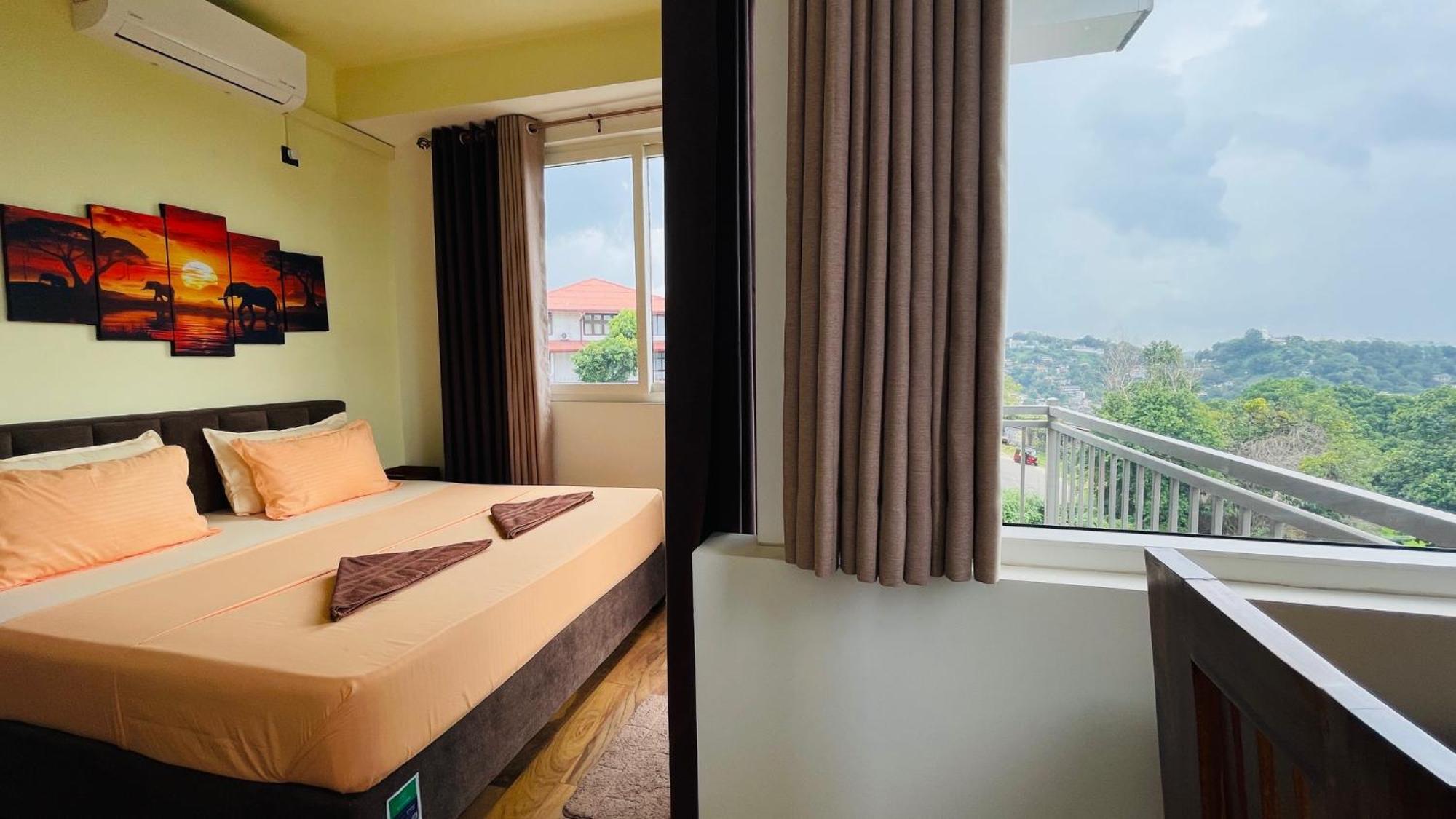 Sun Dove Suite แคนดี้ ภายนอก รูปภาพ