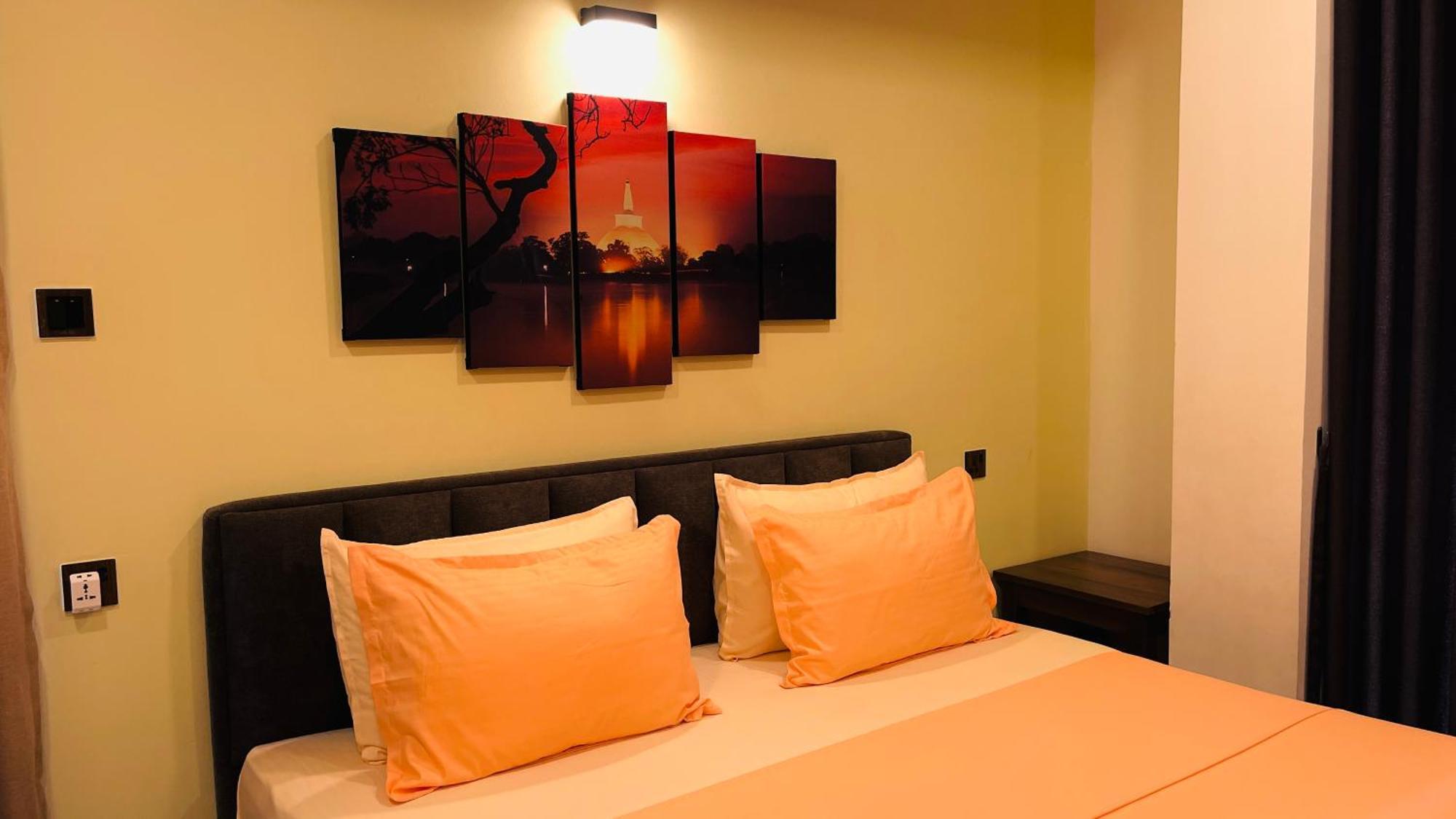 Sun Dove Suite แคนดี้ ภายนอก รูปภาพ