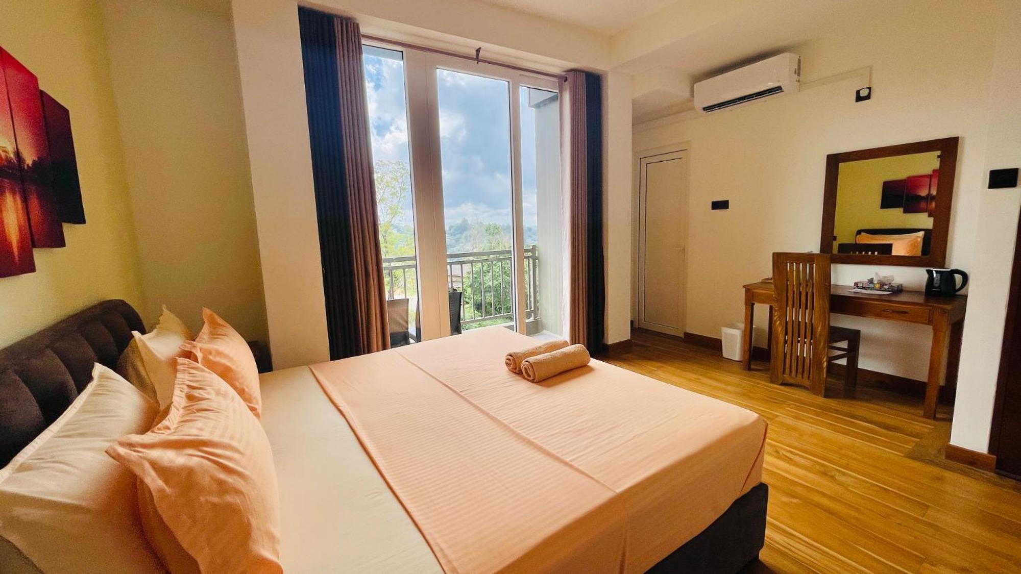 Sun Dove Suite แคนดี้ ภายนอก รูปภาพ