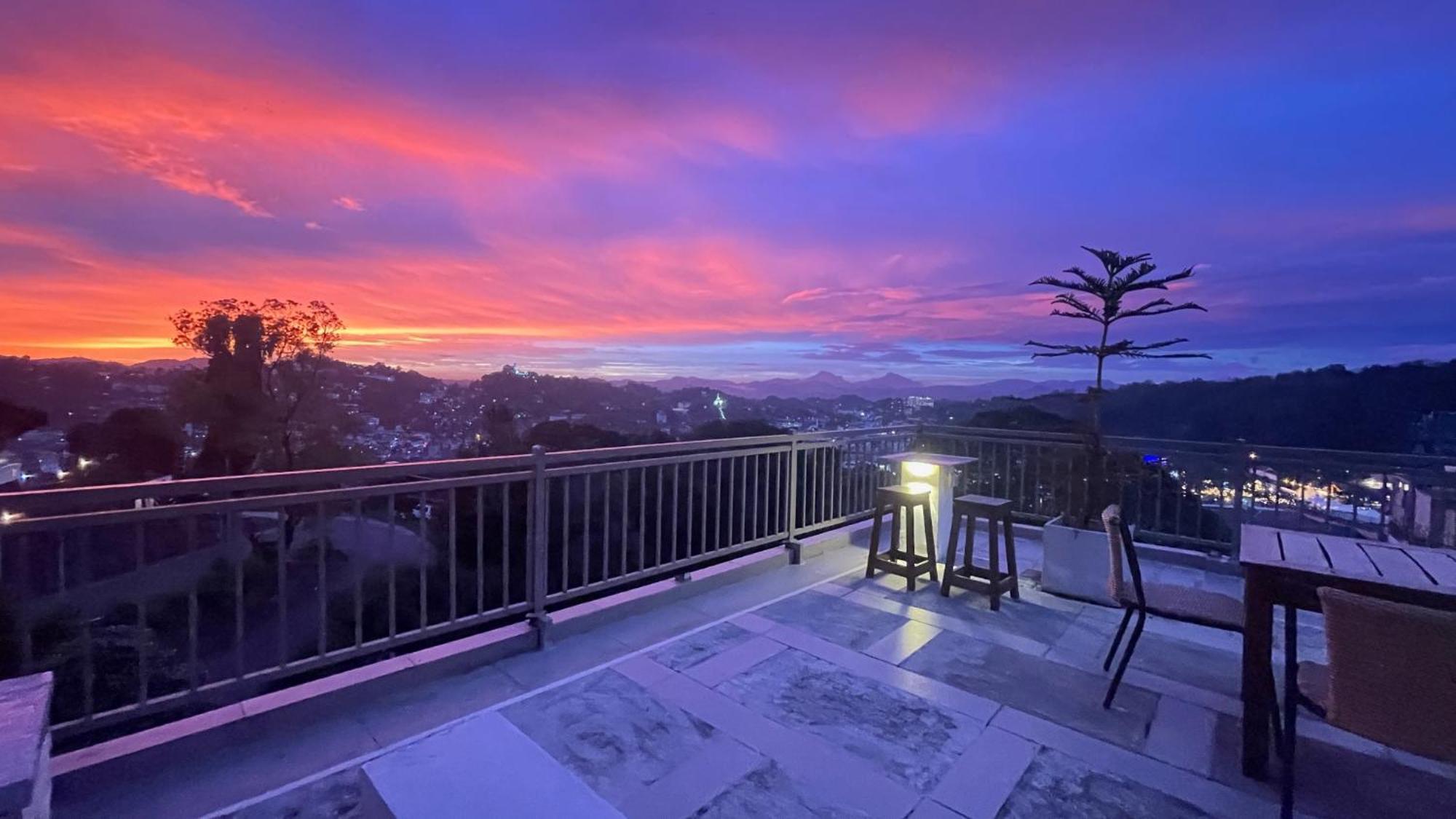 Sun Dove Suite แคนดี้ ภายนอก รูปภาพ