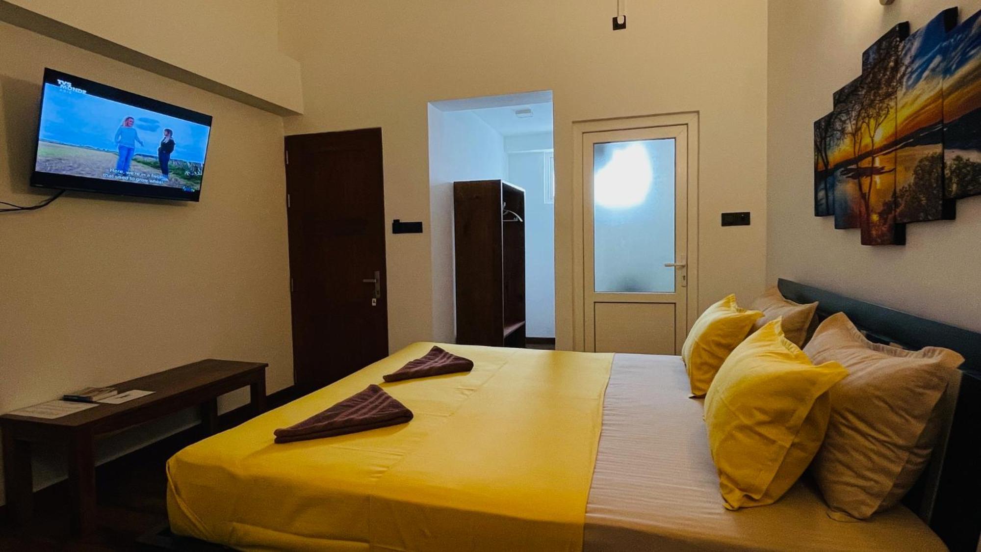 Sun Dove Suite แคนดี้ ภายนอก รูปภาพ