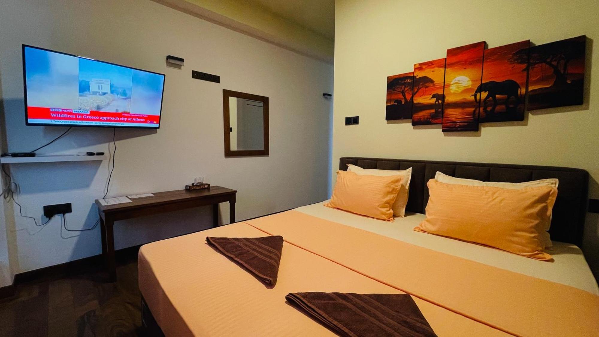 Sun Dove Suite แคนดี้ ภายนอก รูปภาพ